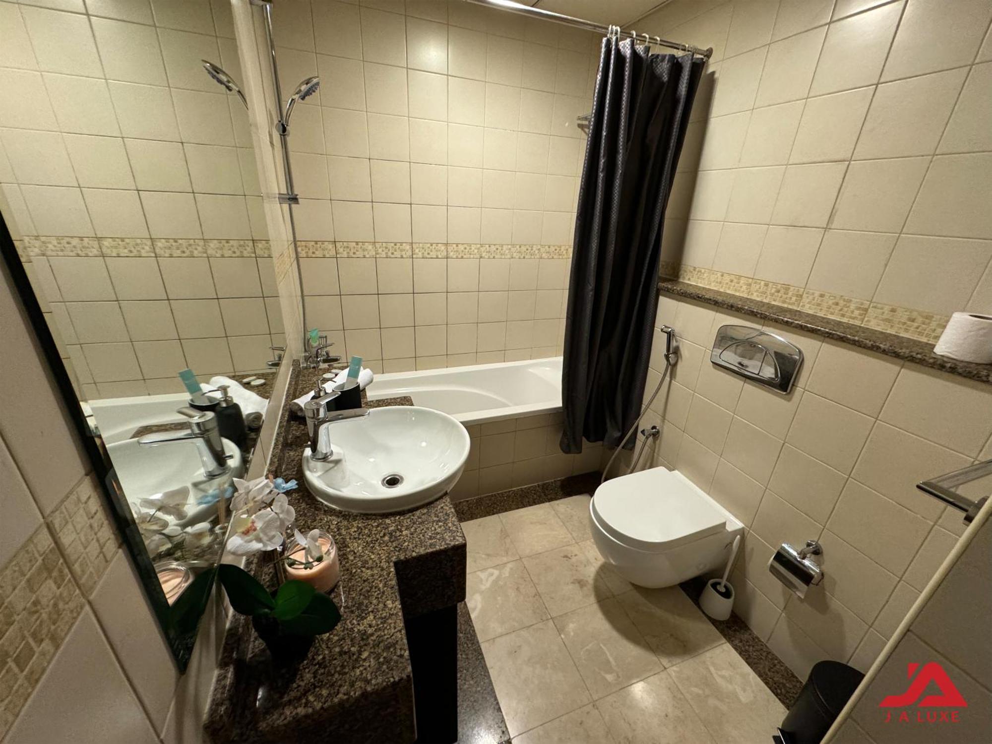 Cozy Marina & Sea View Apt In Bay Central Tower Dubai Marina With Modern Gym & Pool, Steps To Beach & Metro Eksteriør billede