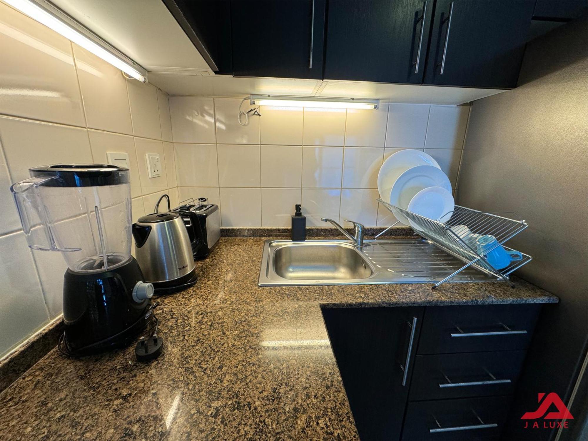 Cozy Marina & Sea View Apt In Bay Central Tower Dubai Marina With Modern Gym & Pool, Steps To Beach & Metro Eksteriør billede