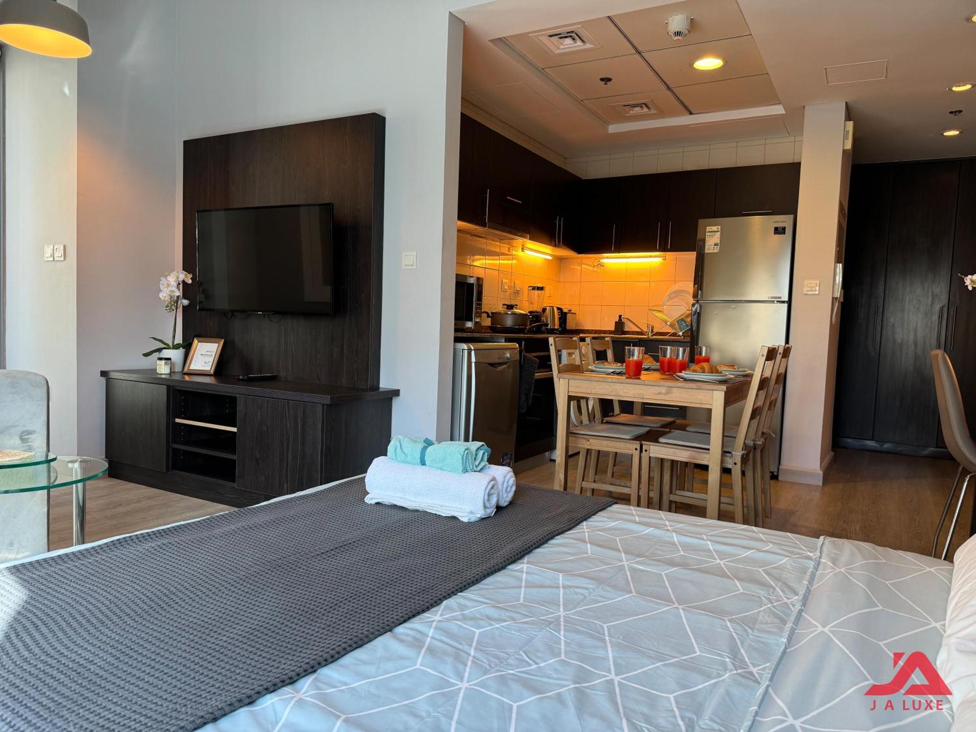 Cozy Marina & Sea View Apt In Bay Central Tower Dubai Marina With Modern Gym & Pool, Steps To Beach & Metro Eksteriør billede
